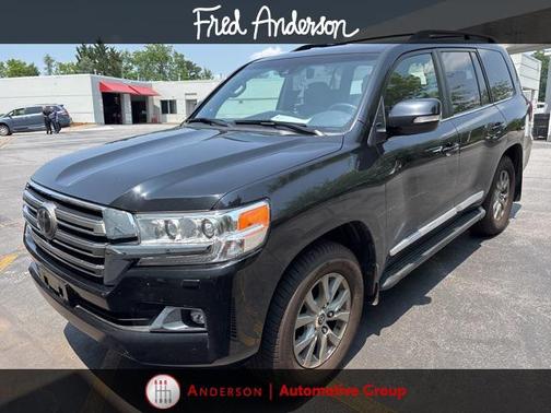 2016 Toyota Land Cruiser Base