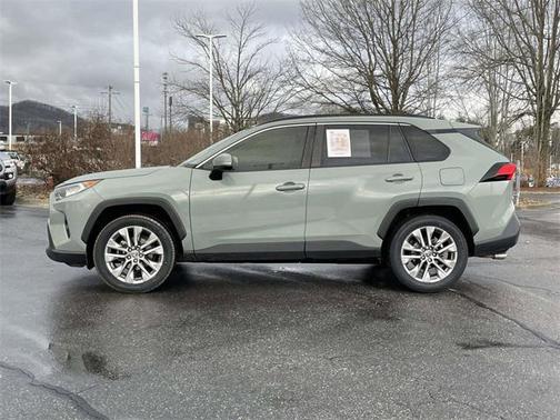 2021 Toyota RAV4 XLE Premium