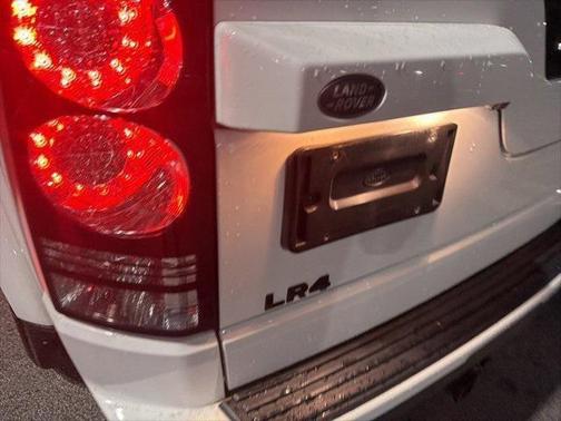 2016 Land Rover LR4 Base