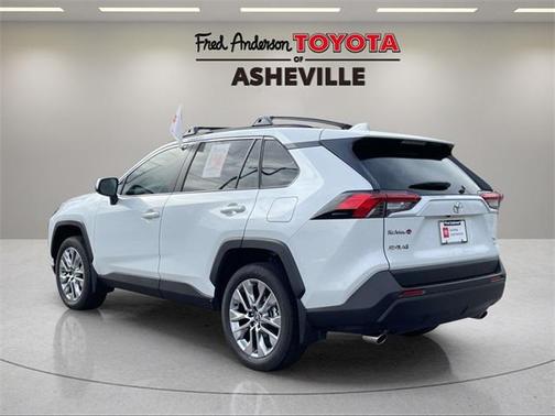 2025 Toyota RAV4 XLE Premium