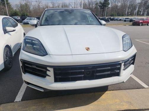 White 2024 Porsche Cayenne Cayenne