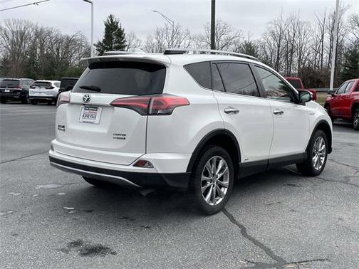 2018 Toyota RAV4 Hybrid SE
