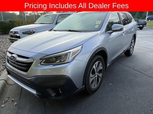 Ice Silver Metallic 2022 Subaru Outback Limited XT