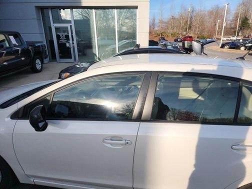 2014 Subaru Impreza 2.0i