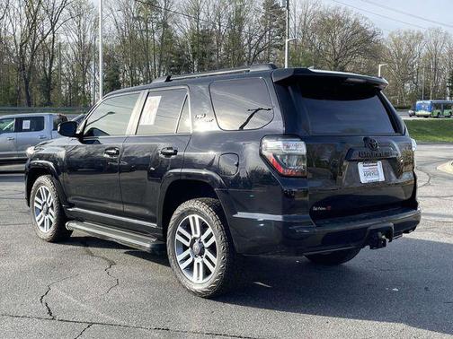 Midnight Black Metallic 2024 Toyota 4Runner TRD Sport