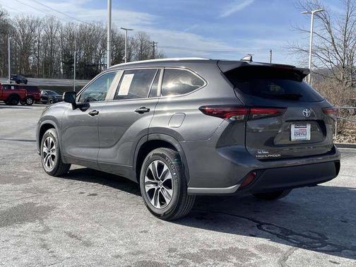 2024 Toyota Highlander XLE