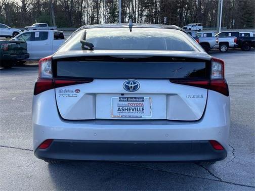 2021 Toyota Prius LE