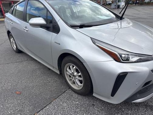 2021 Toyota Prius LE