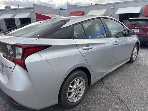 2021 Toyota Prius LE