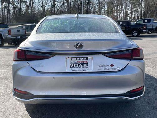 Iridium 2024 Lexus ES 250 Base