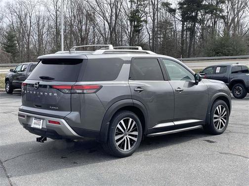 2023 Nissan Pathfinder Platinum FWD