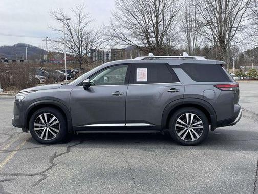 2023 Nissan Pathfinder Platinum FWD