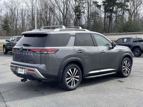 2023 Nissan Pathfinder Platinum FWD