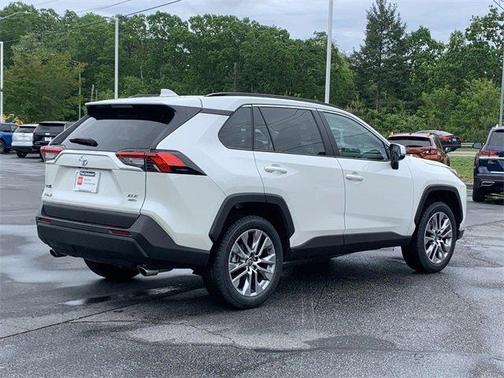 2022 Toyota RAV4 XLE Premium