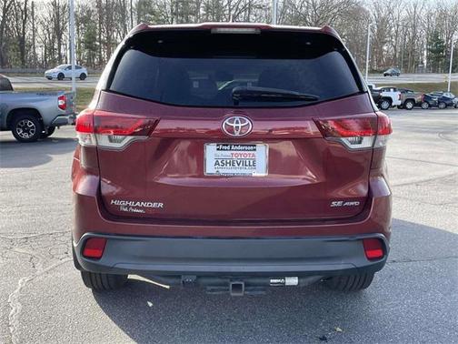 2019 Toyota Highlander SE