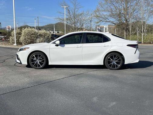 Ice Cap 2023 Toyota Camry SE