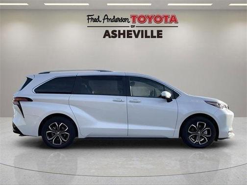 2025 Toyota Sienna Platinum