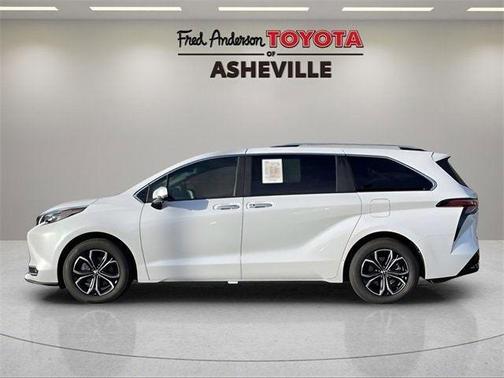 2025 Toyota Sienna Platinum