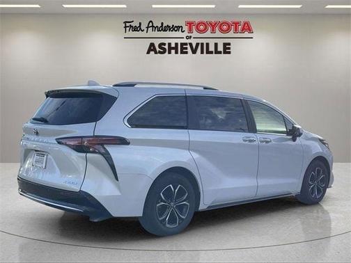 2025 Toyota Sienna Platinum