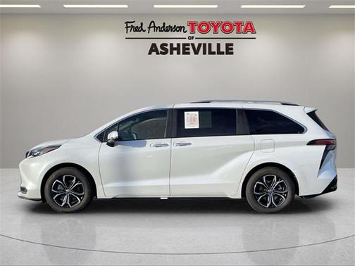 2025 Toyota Sienna Platinum 7 Passenger