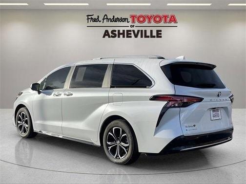 2025 Toyota Sienna Platinum