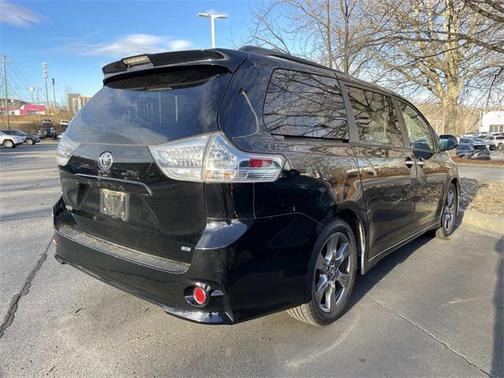 2018 Toyota Sienna SE