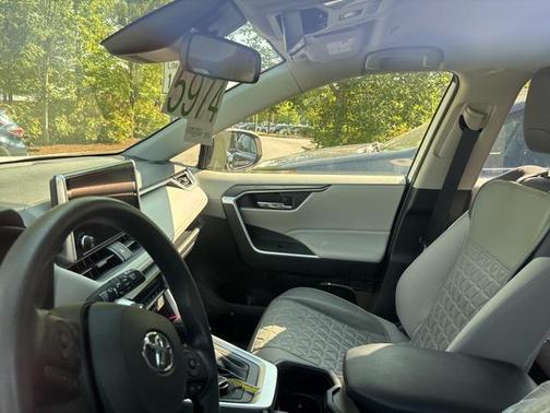 2023 Toyota RAV4 Hybrid XLE