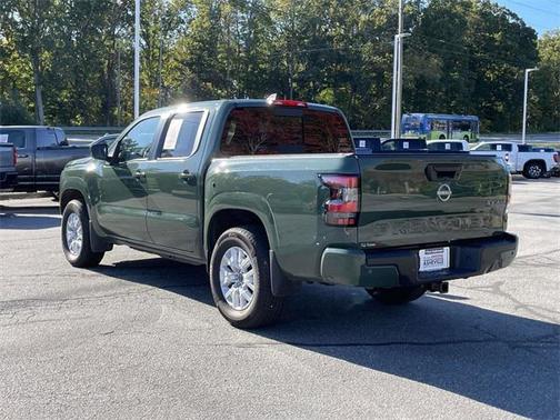 2024 Nissan Frontier SV