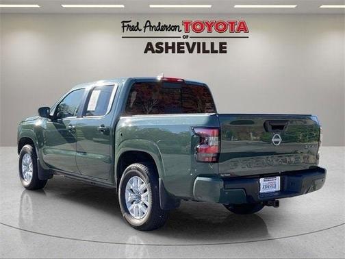 2024 Nissan Frontier SV