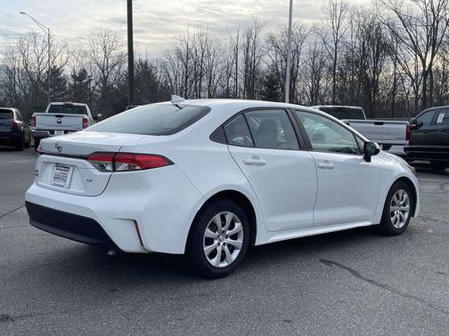 Ice Cap 2024 Toyota Corolla LE