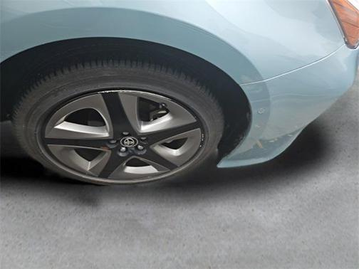 2022 Toyota Prius XLE