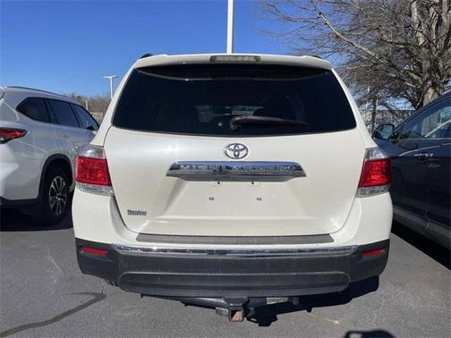 2013 Toyota Highlander SE
