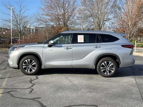 2021 Toyota Highlander Hybrid XLE
