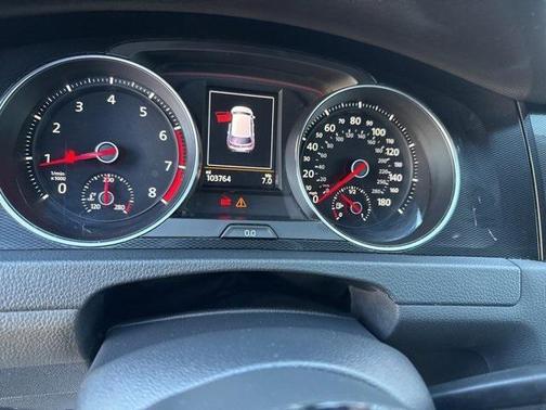 2015 Volkswagen Golf GTI 2.0T SE 4-Door