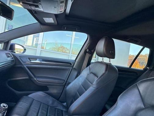 2015 Volkswagen Golf GTI 2.0T SE 4-Door