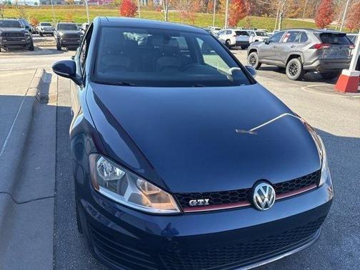 2015 Volkswagen Golf GTI 2.0T SE 4-Door