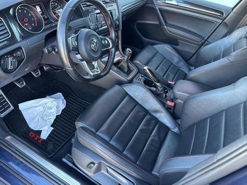 2015 Volkswagen Golf GTI 2.0T SE 4-Door