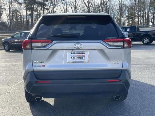 2024 Toyota RAV4 XLE