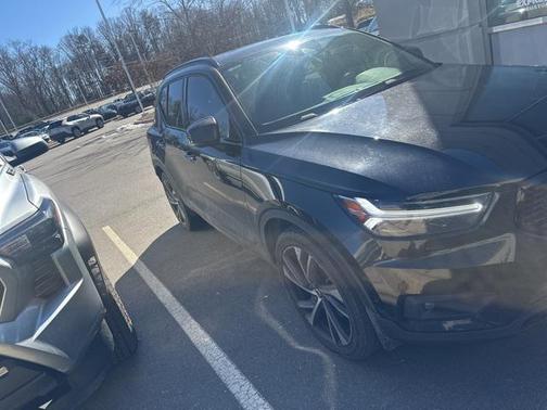 2019 Volvo XC40 T5 R-Design