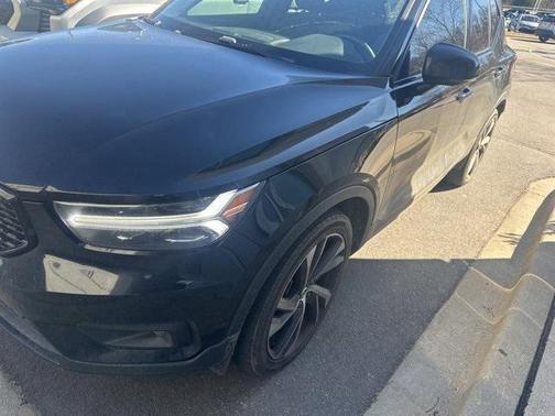 2019 Volvo XC40 T5 R-Design