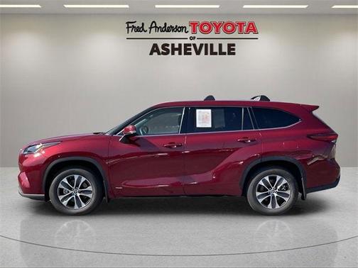 2022 Toyota Highlander Hybrid XLE