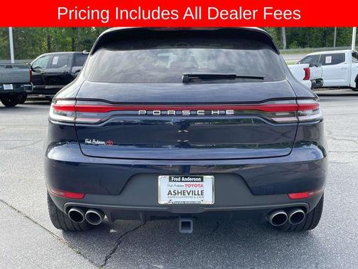 -Select- 2021 Porsche Macan Macan