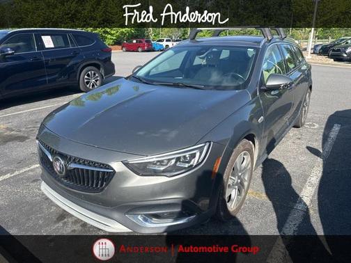 2018 Buick Regal TourX Essence