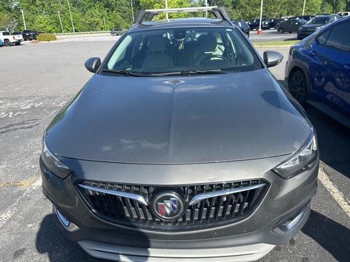 2018 Buick Regal TourX Essence