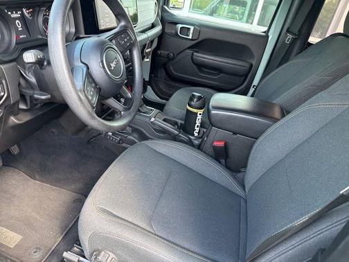 Earl Clearcoat 2024 Jeep Wrangler Sport