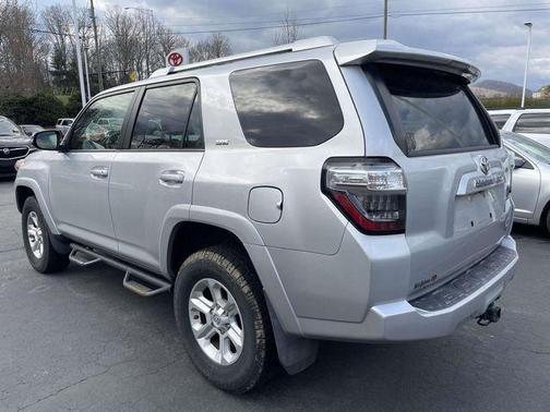 Classic Silver Metallic 2018 Toyota 4Runner SR5 Premium