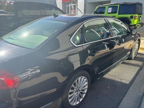 2016 Volkswagen Passat 1.8T SE