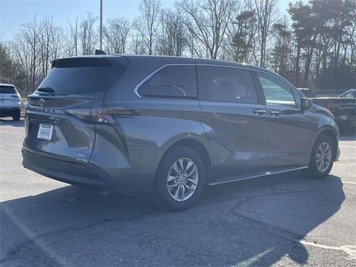 2025 Toyota Sienna XLE