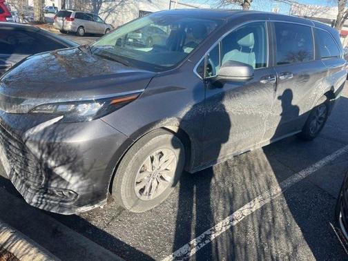 2025 Toyota Sienna XLE