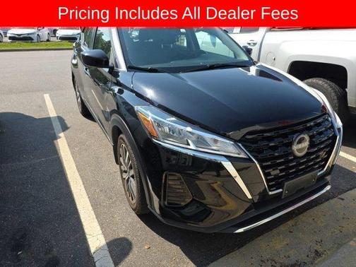 Super Black 2024 Nissan Kicks SV